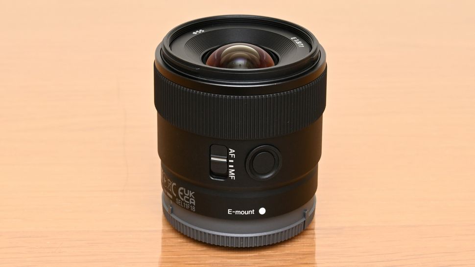 Sony E 11mm f/1.8-2