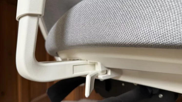 Branch Ergonomic Chair Pro-8