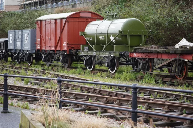 Sony E 70-350mm f/4.5-6.3 G OSS-3