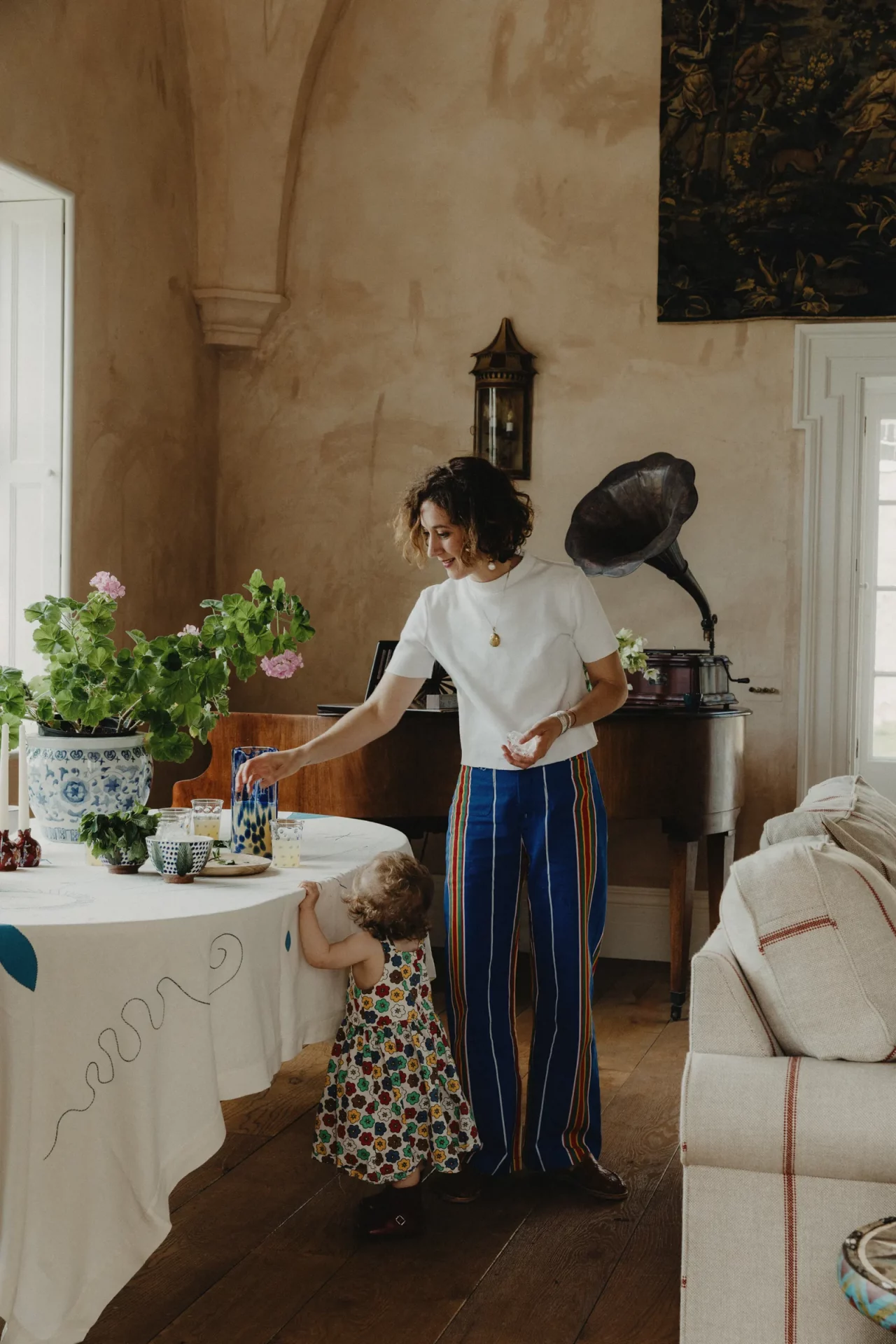 Эксцентричная пара превратила сторожевой домик в творческое пространство