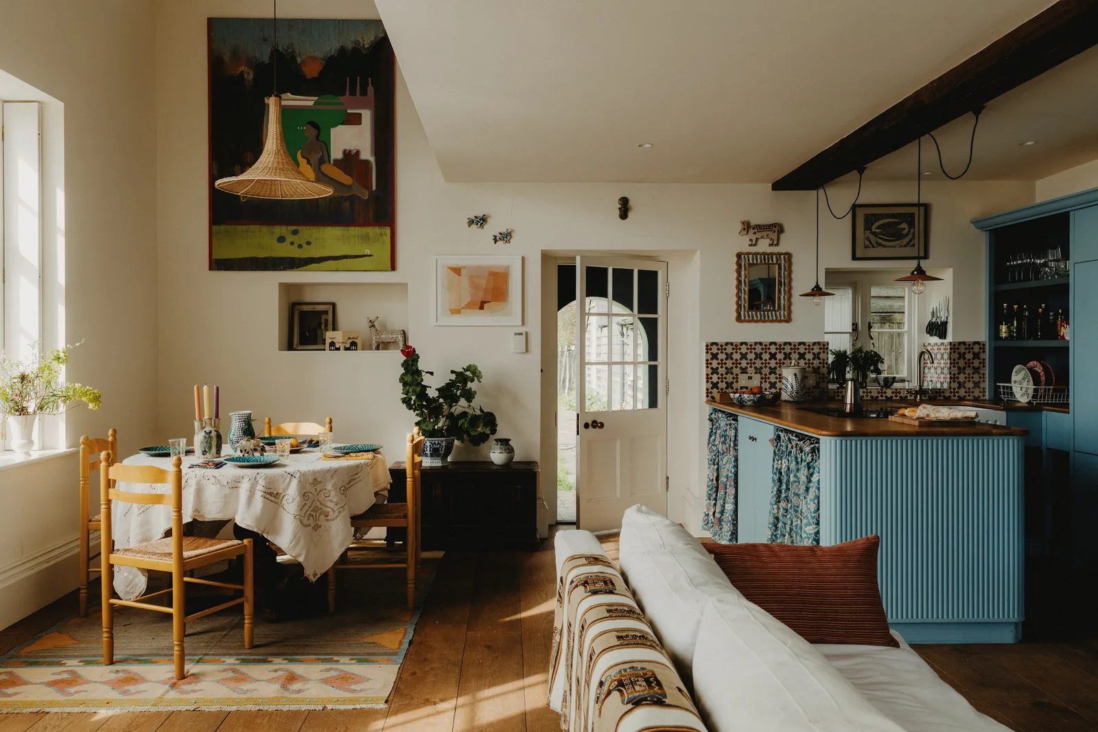 Эксцентричная пара превратила сторожевой домик в творческое пространство