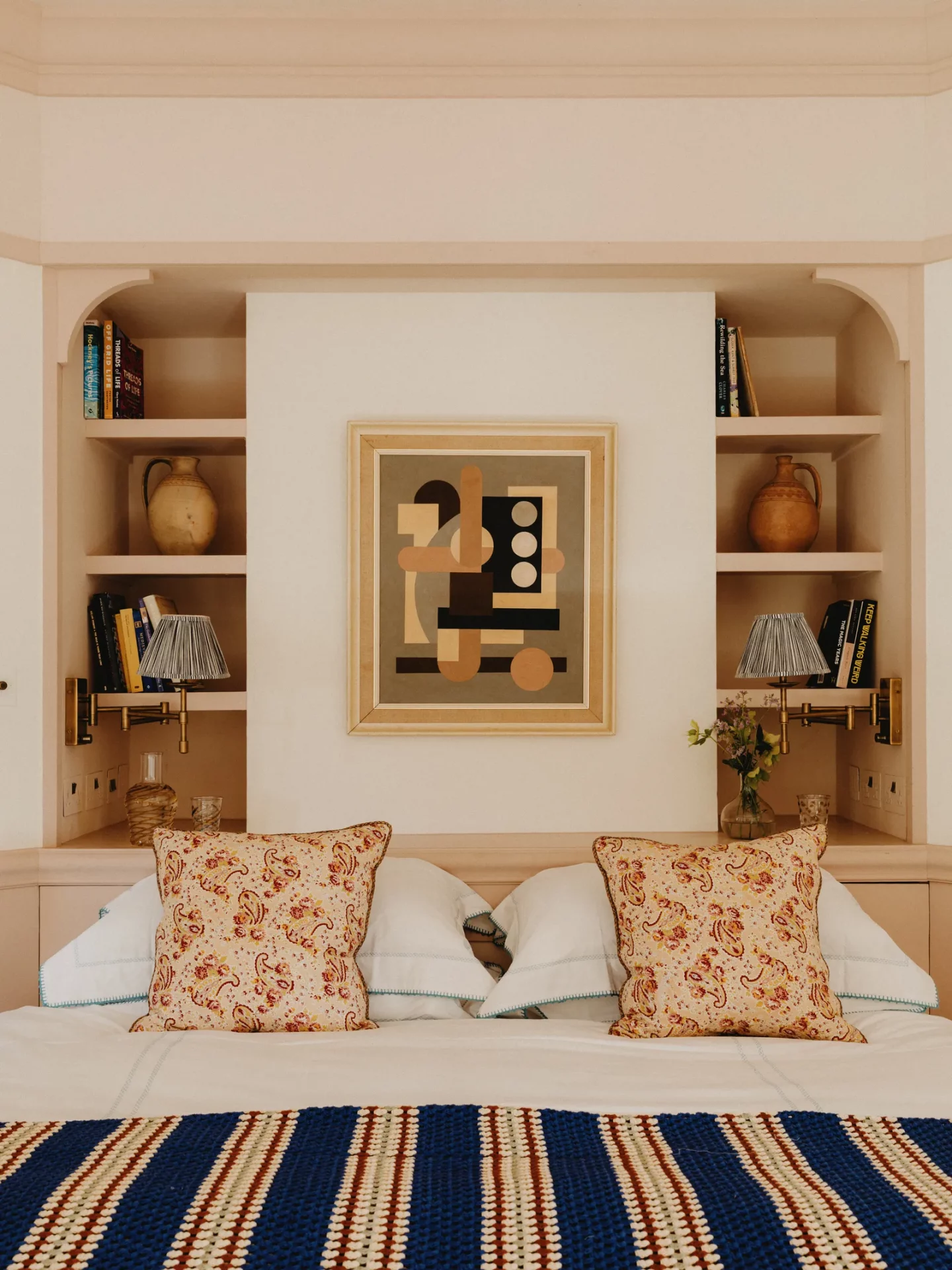 Эксцентричная пара превратила сторожевой домик в творческое пространство