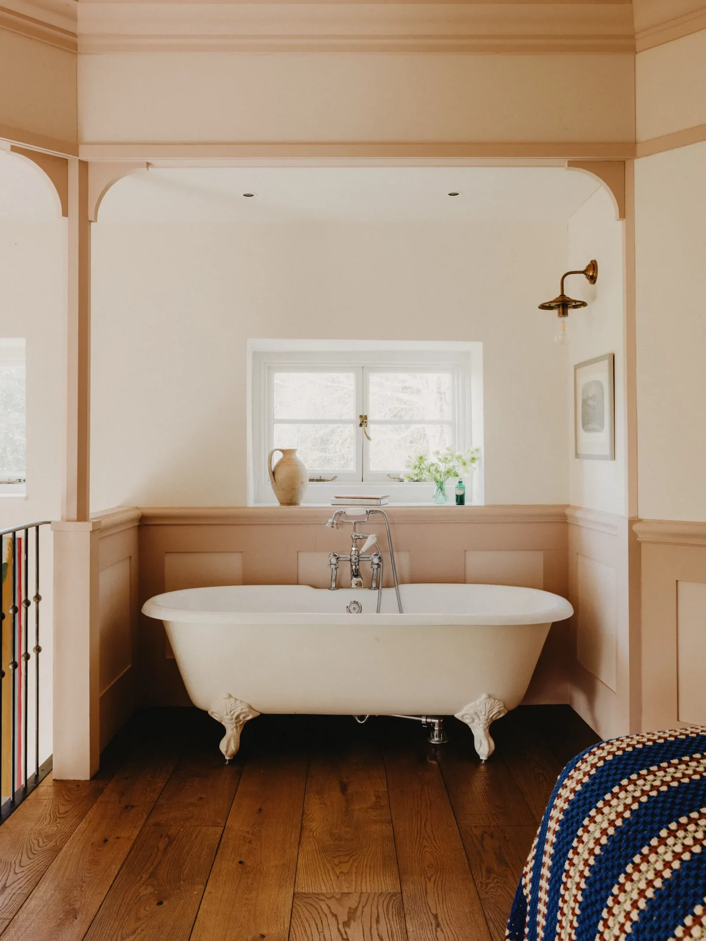 Эксцентричная пара превратила сторожевой домик в творческое пространство