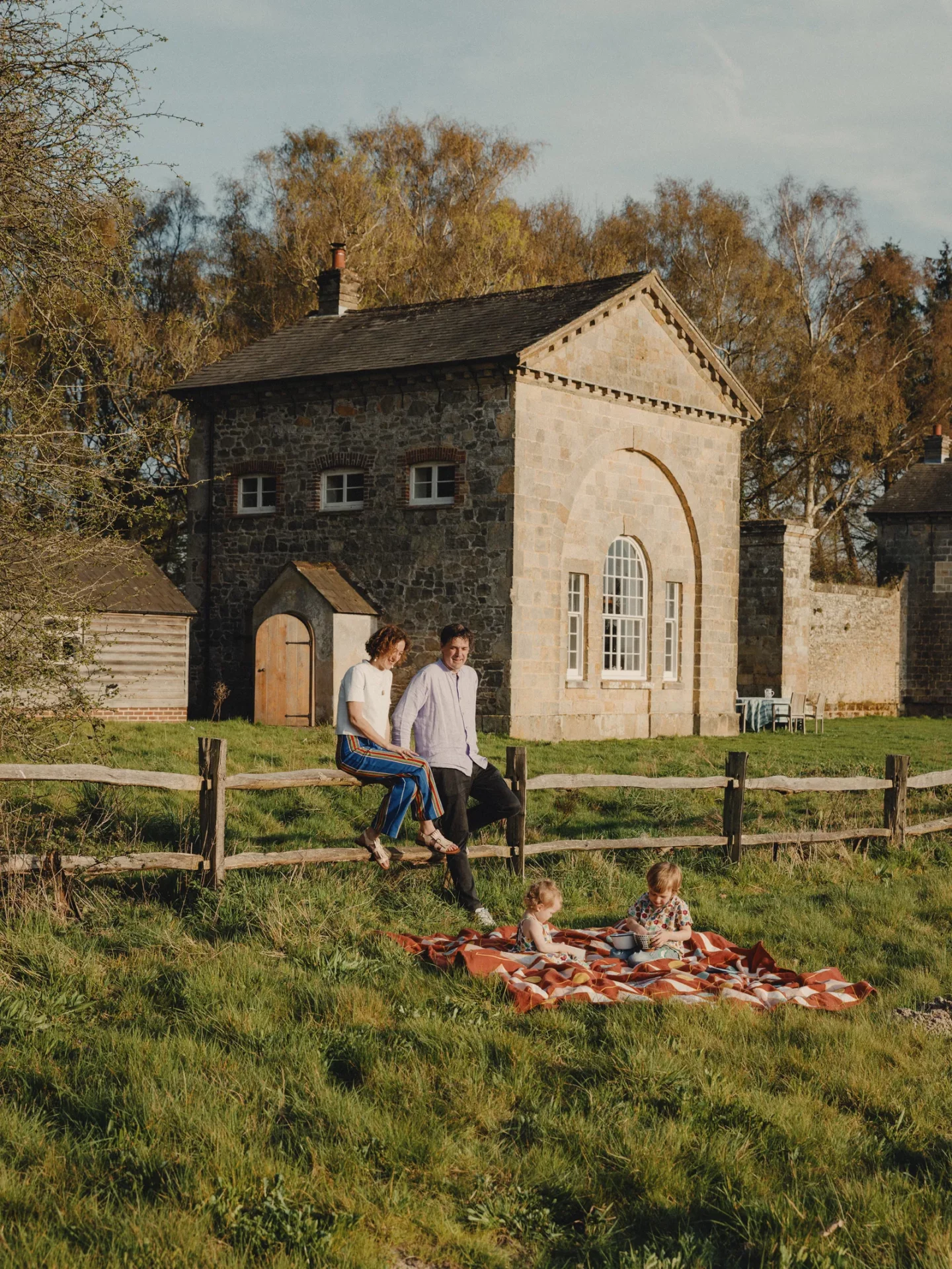 Эксцентричная пара превратила сторожевой домик в творческое пространство