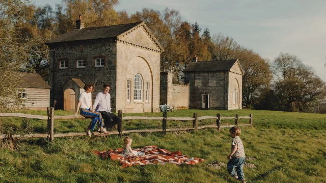 Эксцентричная пара превратила сторожевой домик в творческое пространство
