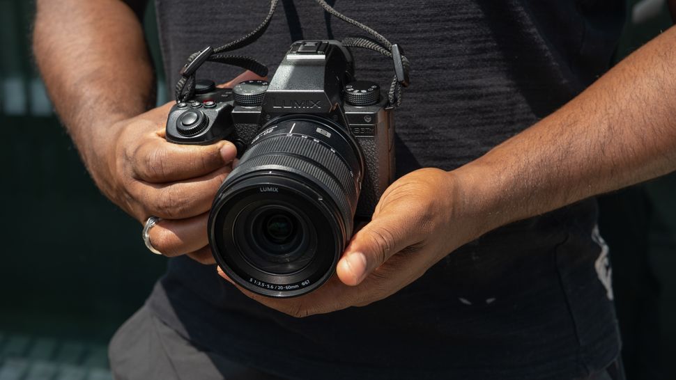 Panasonic Lumix S5IIX-2