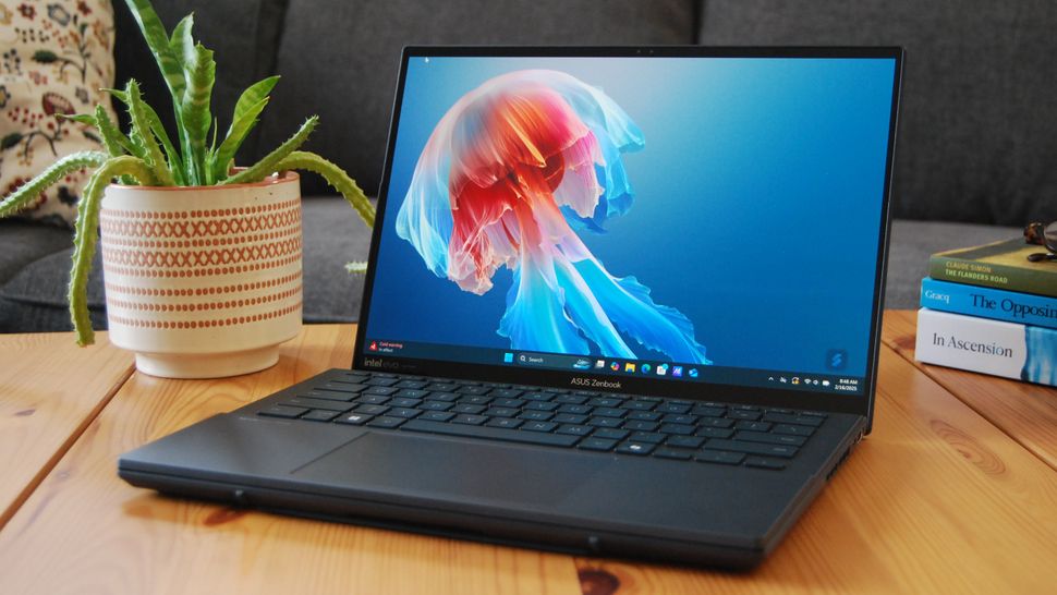 ASUS Zenbook Duo vs Lenovo Yoga Book 9i-3