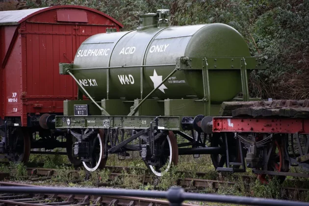 Tamron 70-300mm f/4.5-6.3 Di III RXD-5