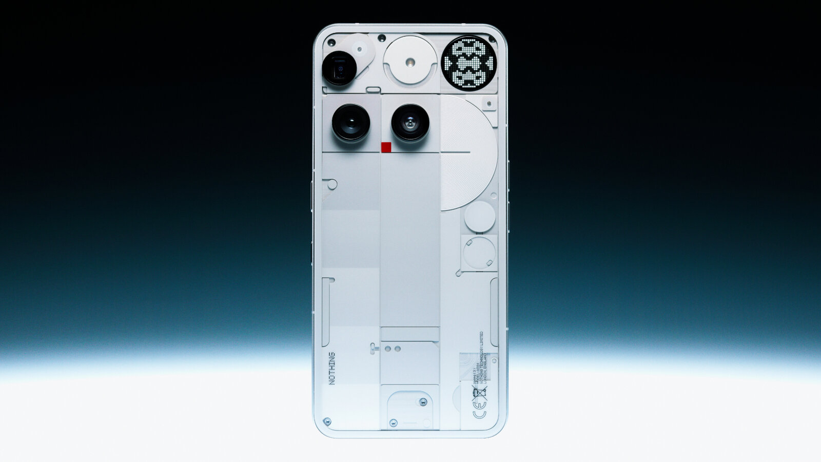 Phone (3) и Headphone (1) выводят общение на новый уровень