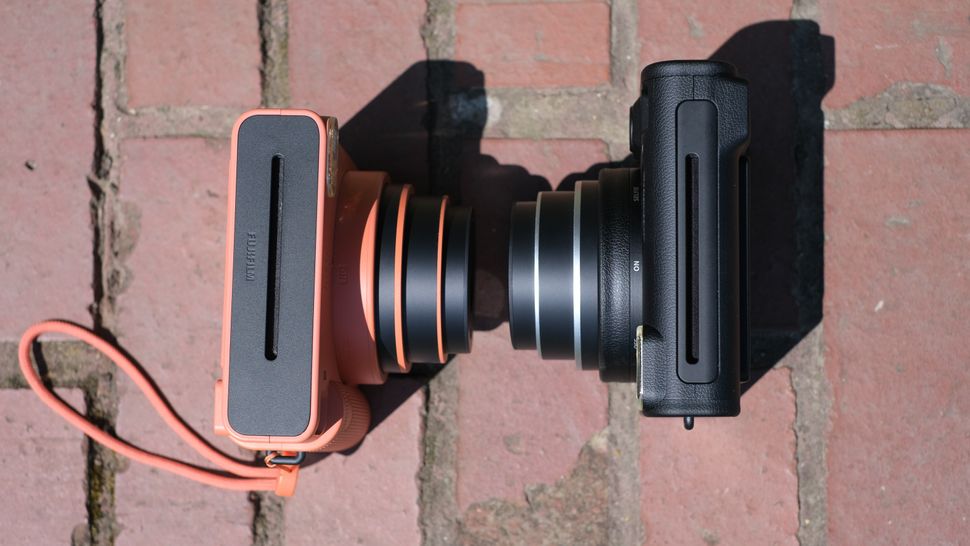 Fujifilm Instax SQ40 против SQ1: отличия и что купить картинка Fujifilm Instax SQ1 или SQ40: что лучше?-5