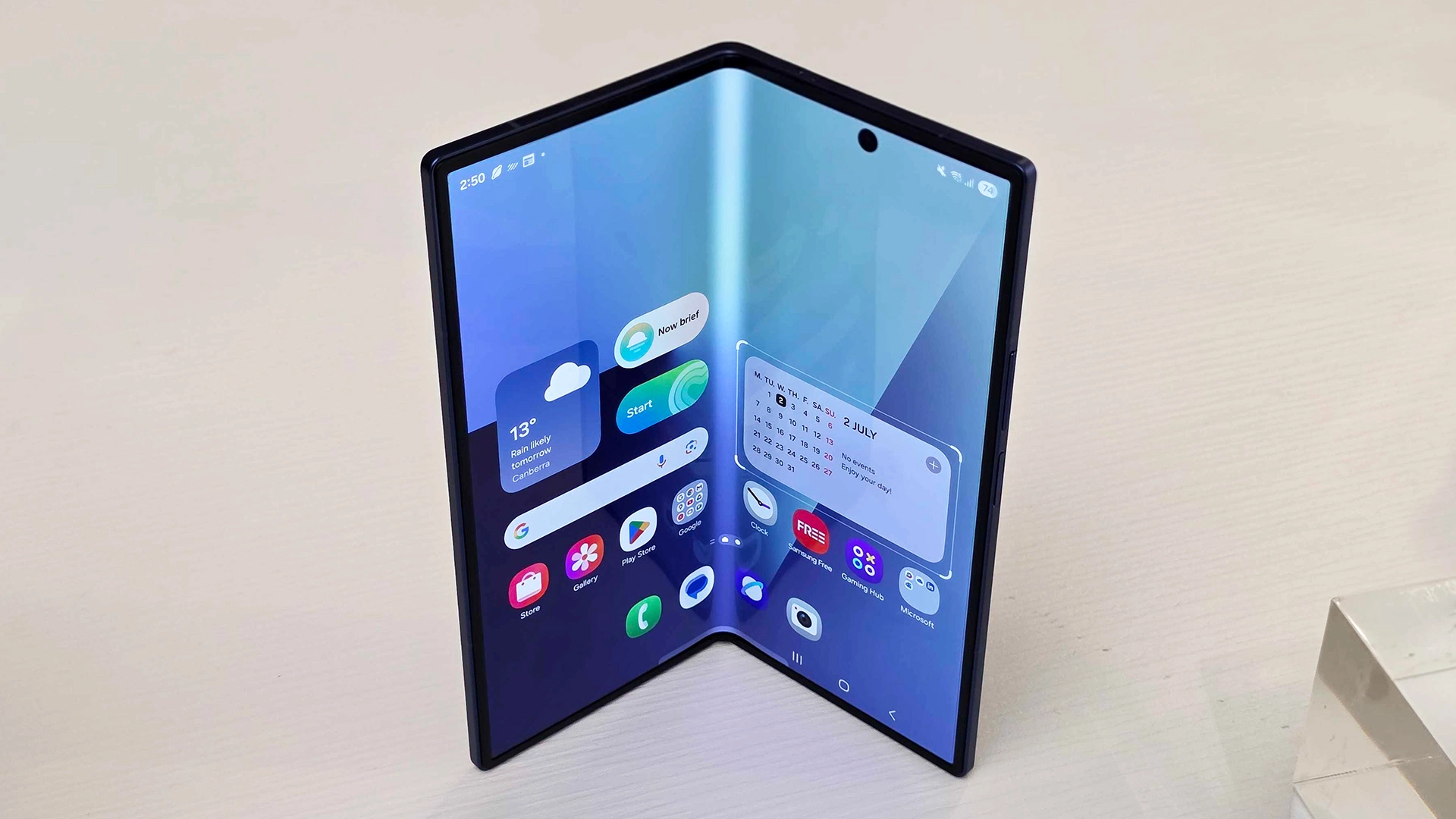 Samsung Galaxy Z Fold 7 выдержал 500,000 складываний! Теперь можно не бояться