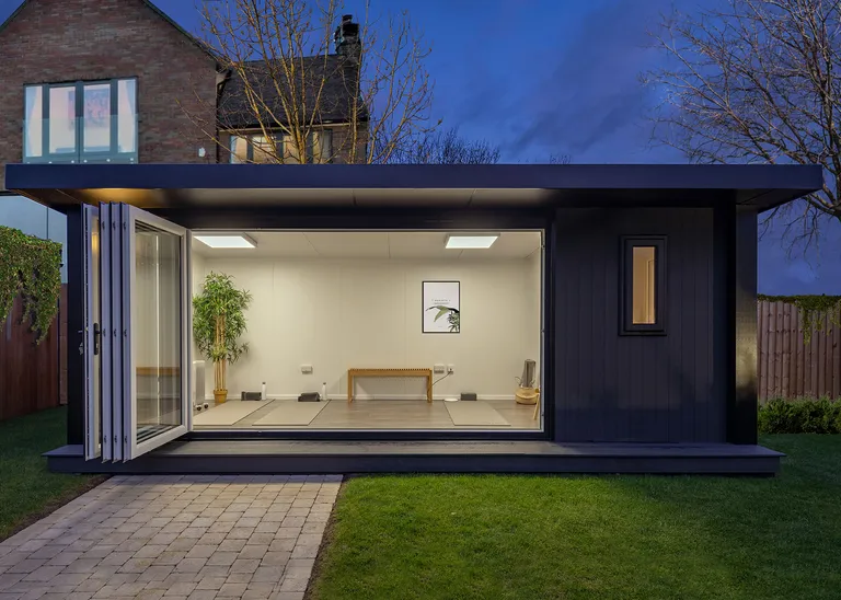 12 идей для сада: как создать уютное место для отдыха картинка Создайте место для занятий йогой в саду, чтобы погрузиться в медитацию