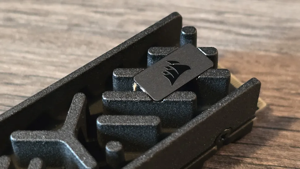 Corsair MP700 Elite-2