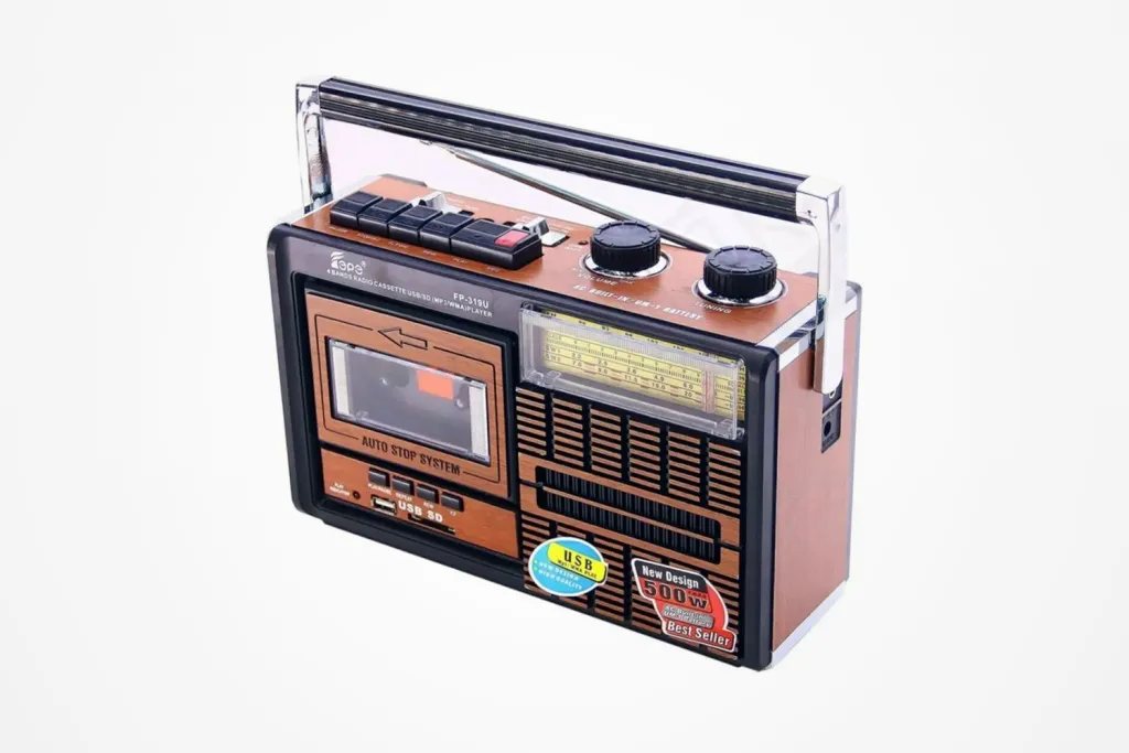 Кассетные магнитофоны: ностальгия или новый тренд? картинка Lychee Portable Retro Cassette Tape Player
