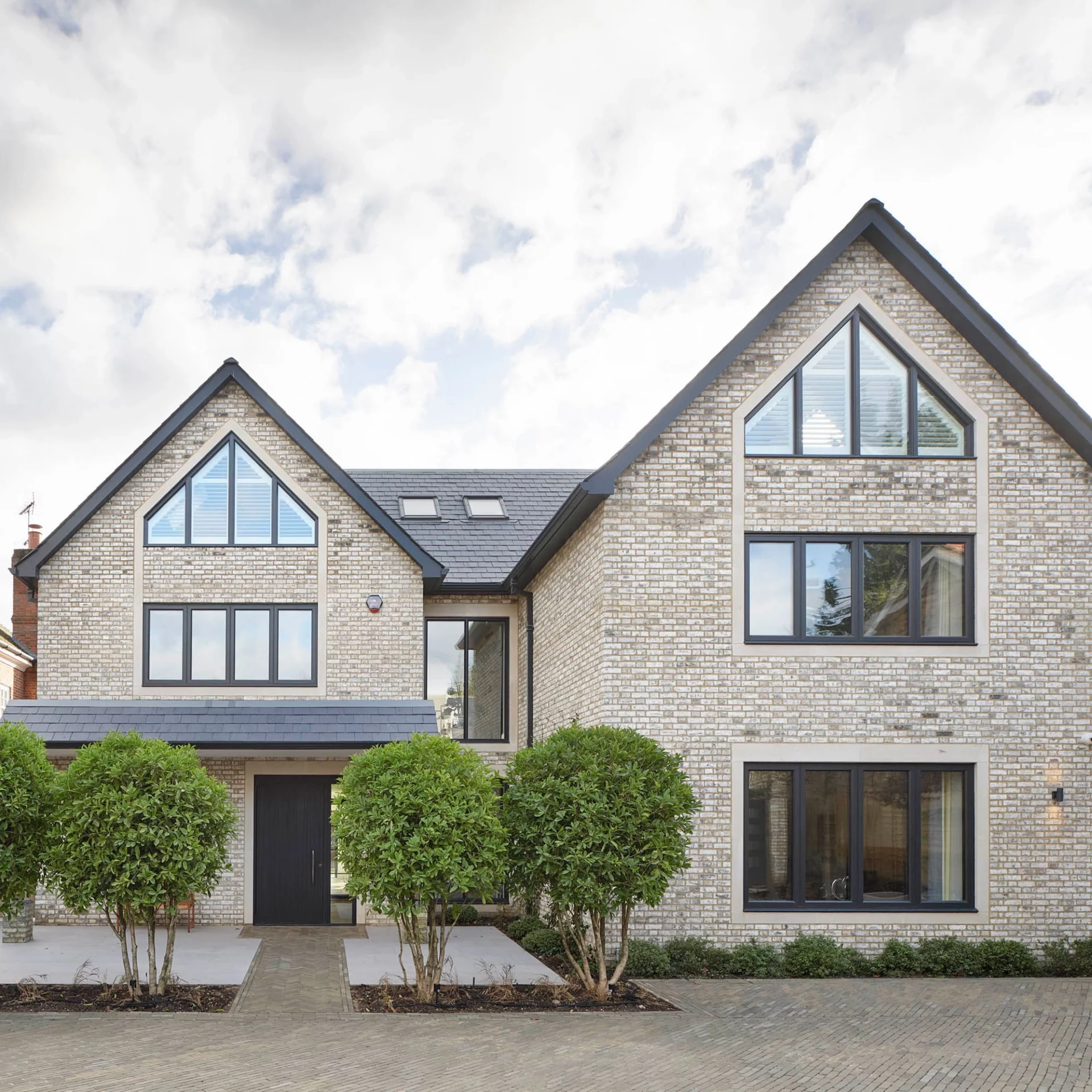 Ошибки при укладке подъездной дорожки — как не испортить двор