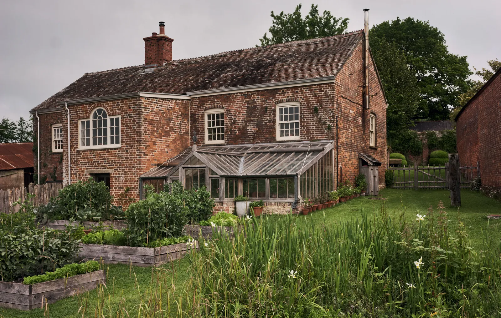 Оформление теплицы – стильные и практичные идеи-9