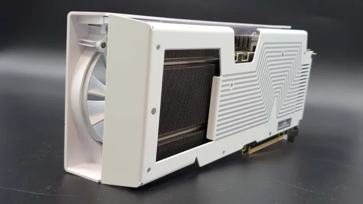 AMD Radeon RX 9070-4