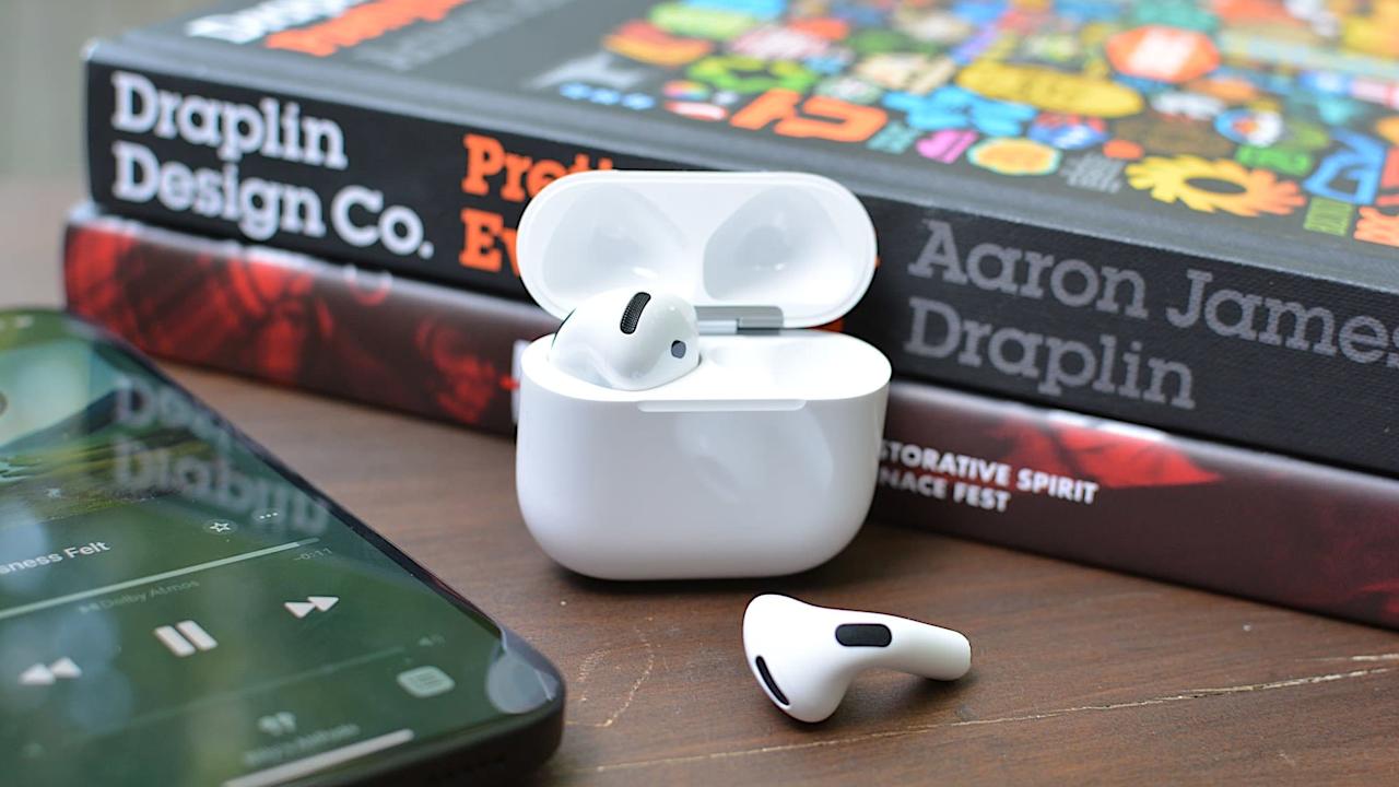 AirPods 4