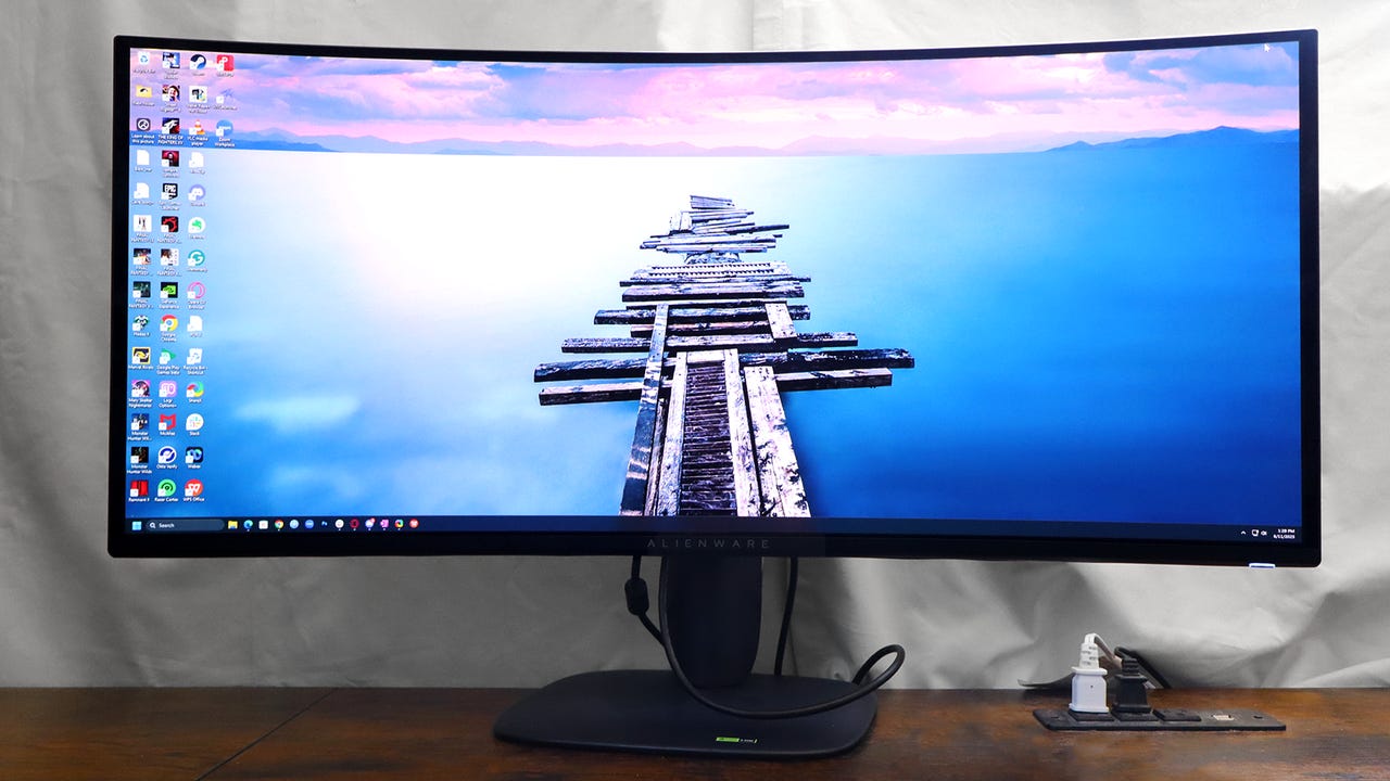 Я заменил свою систему с двумя мониторами на этот сверхширокий OLED — и не думаю, что вернусь обратно