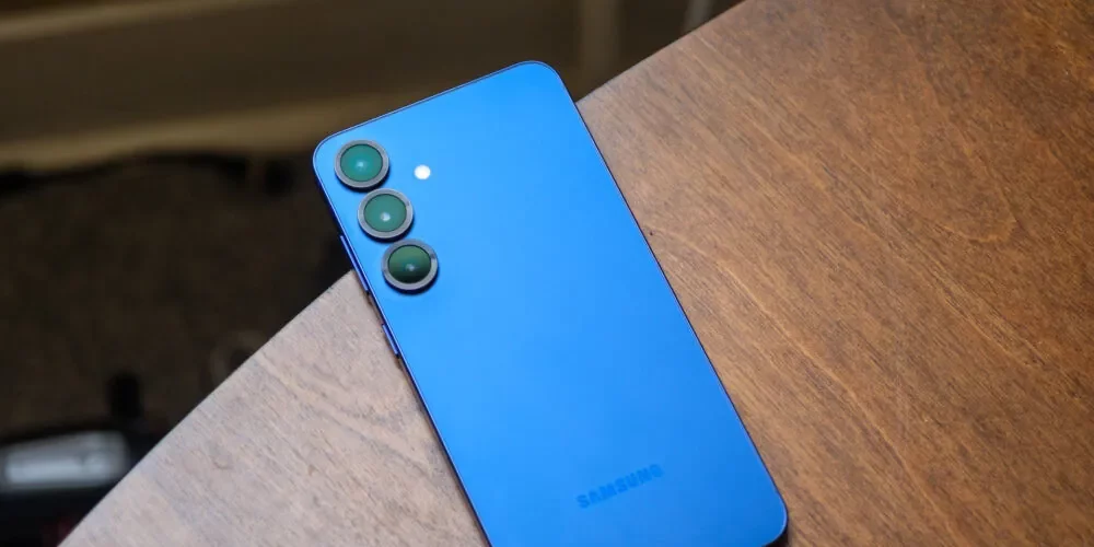 5 телефонов на Android, которые стоит купить вместо Galaxy Z Flip 7 картинка Android