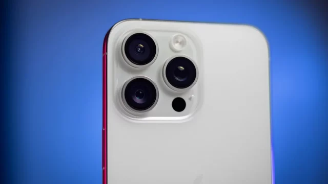 Apple-just-showed-what-20-iPhones-can-do-on-a-movie-set iPhone 17 подорожает — и вот почему это развод