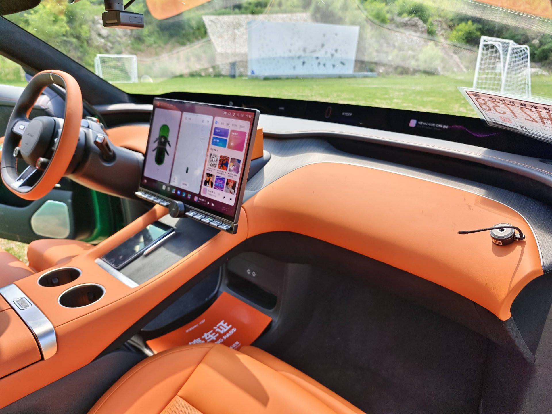 12 причин, почему Xiaomi YU7 уделывает Tesla Model Y фото