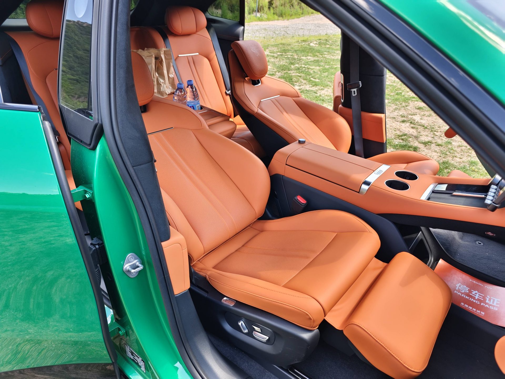 12 причин, почему Xiaomi YU7 уделывает Tesla Model Y фото