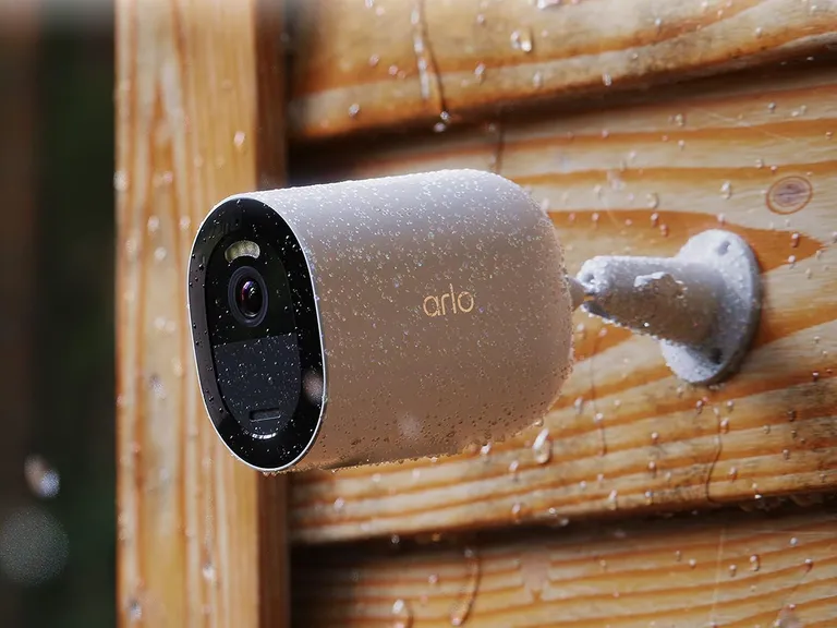 Arlo Go 2