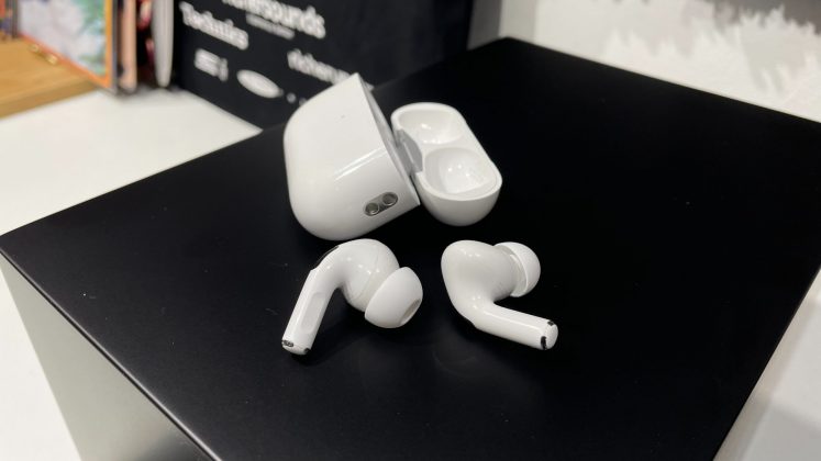 Apple AirPods Pro 2