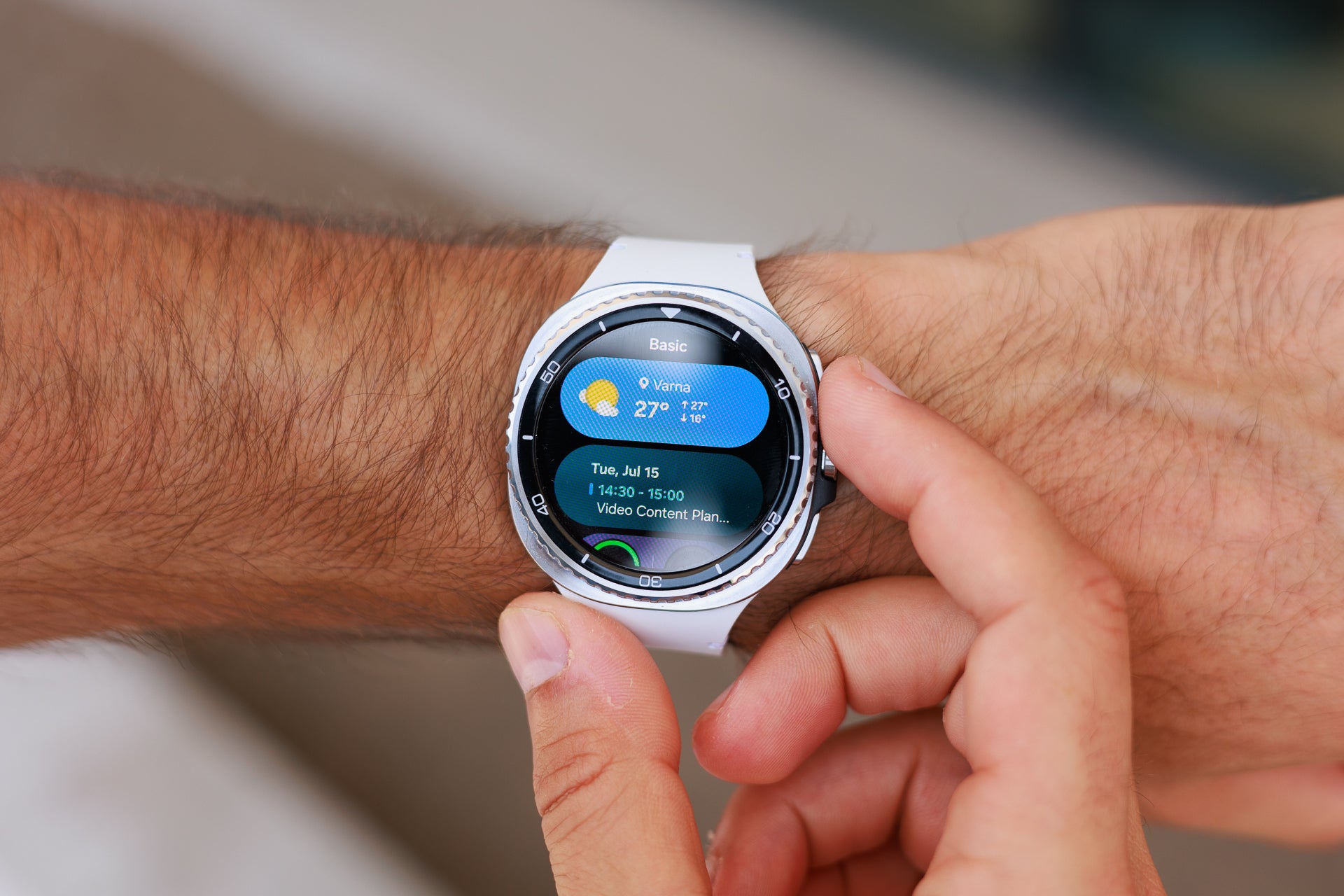 Вращающийся безель Galaxy Watch 8 Classic: функция, без которой я могу обойтись картинка Вращающийся безель Galaxy Watch 8 Classic: функция, без которой я могу обойтись