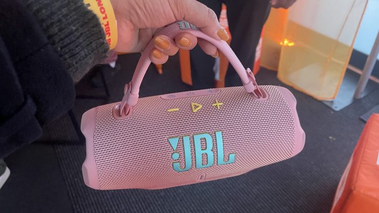 JBL Charge 6