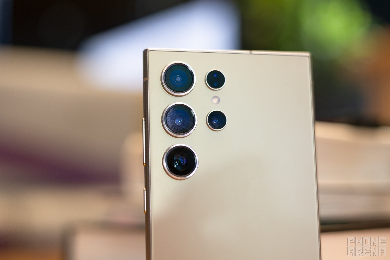 Мне плевать на телефоны 2025 года, я пользуюсь этой старой жемчужиной