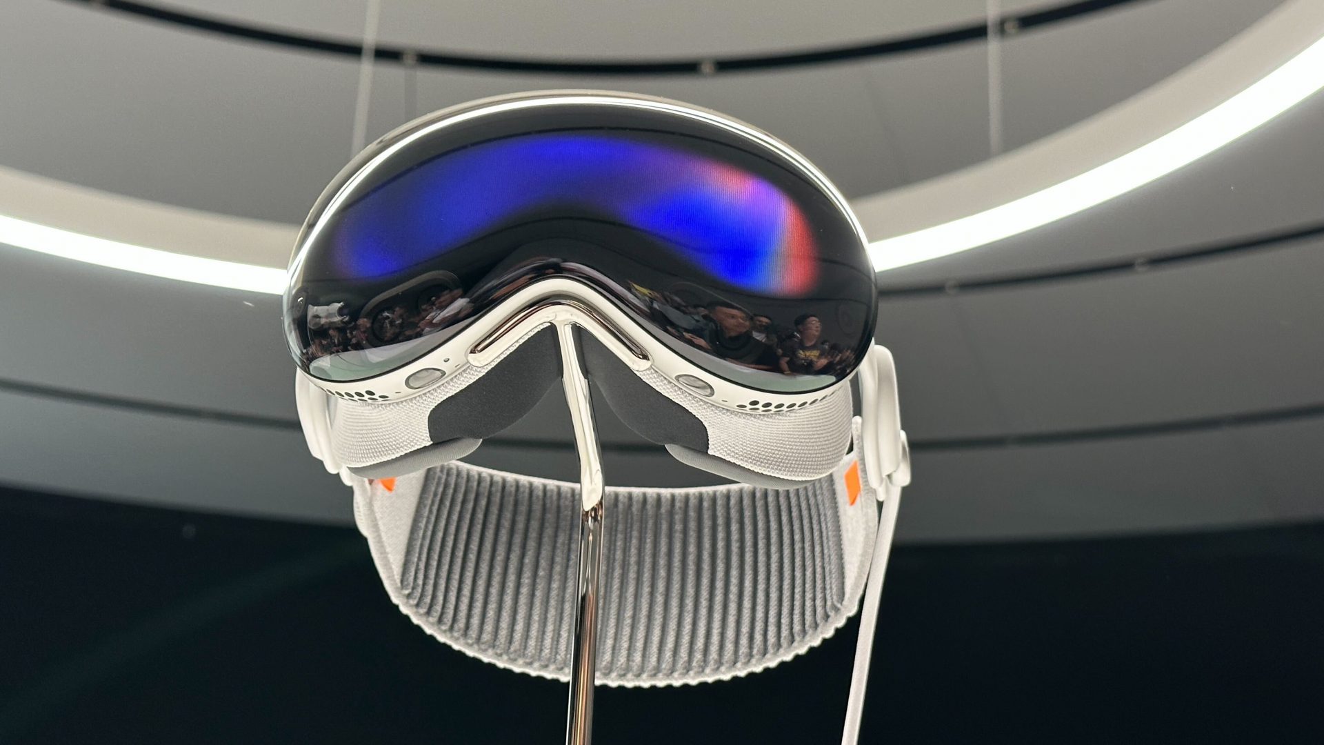 Apple может выпустить 7 новых устройств, которые составят конкуренцию Ray-Bans и Quest 3 от Meta. Вот какими они могут быть