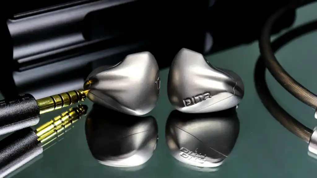 Обзор Dita Audio Mecha: титановое совершенство картинка Dita Audio Mecha