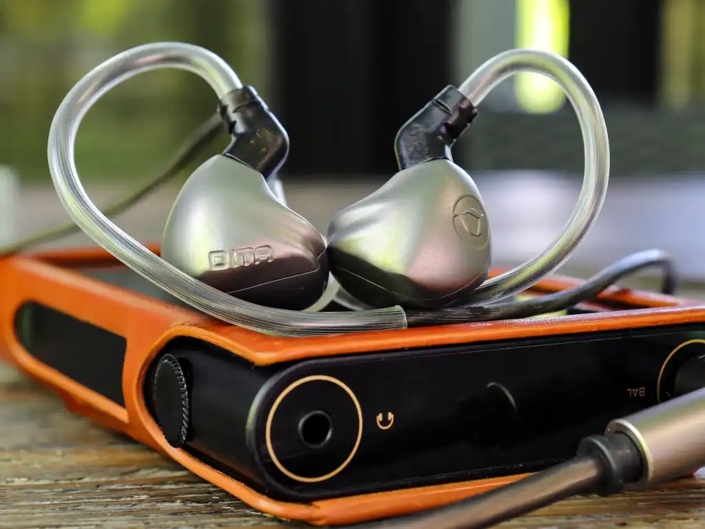 Обзор Dita Audio Mecha: титановое совершенство картинка Dita Audio Mecha