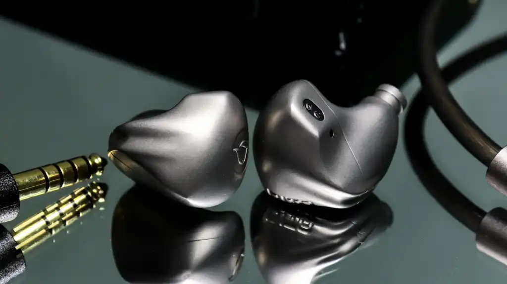 Обзор Dita Audio Mecha: титановое совершенство картинка Dita Audio Mecha