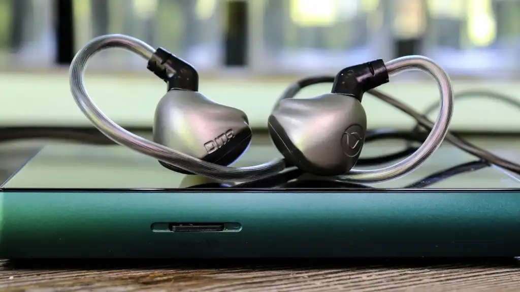 Обзор Dita Audio Mecha: титановое совершенство картинка Dita Audio Mecha