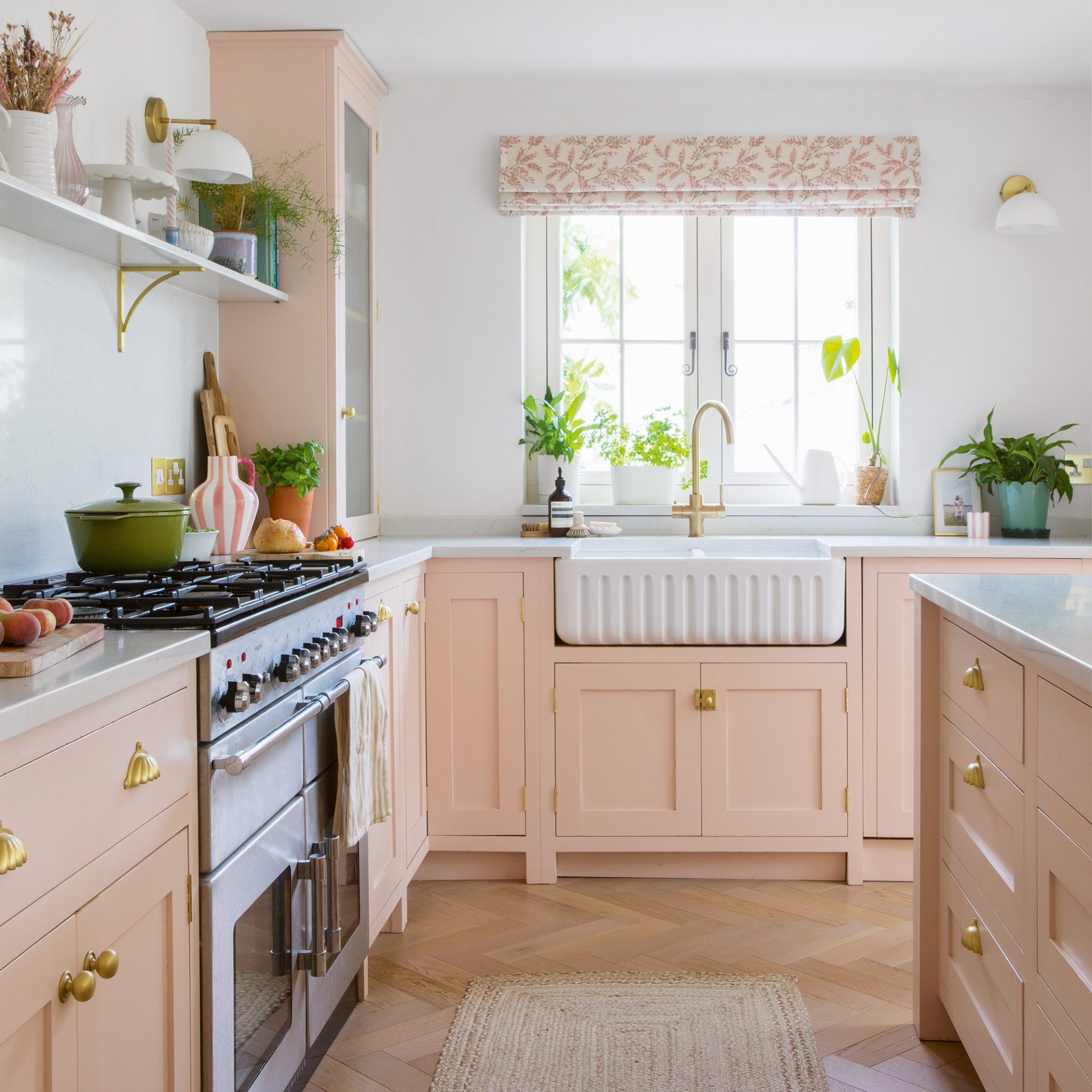 дом в пастельных тонах