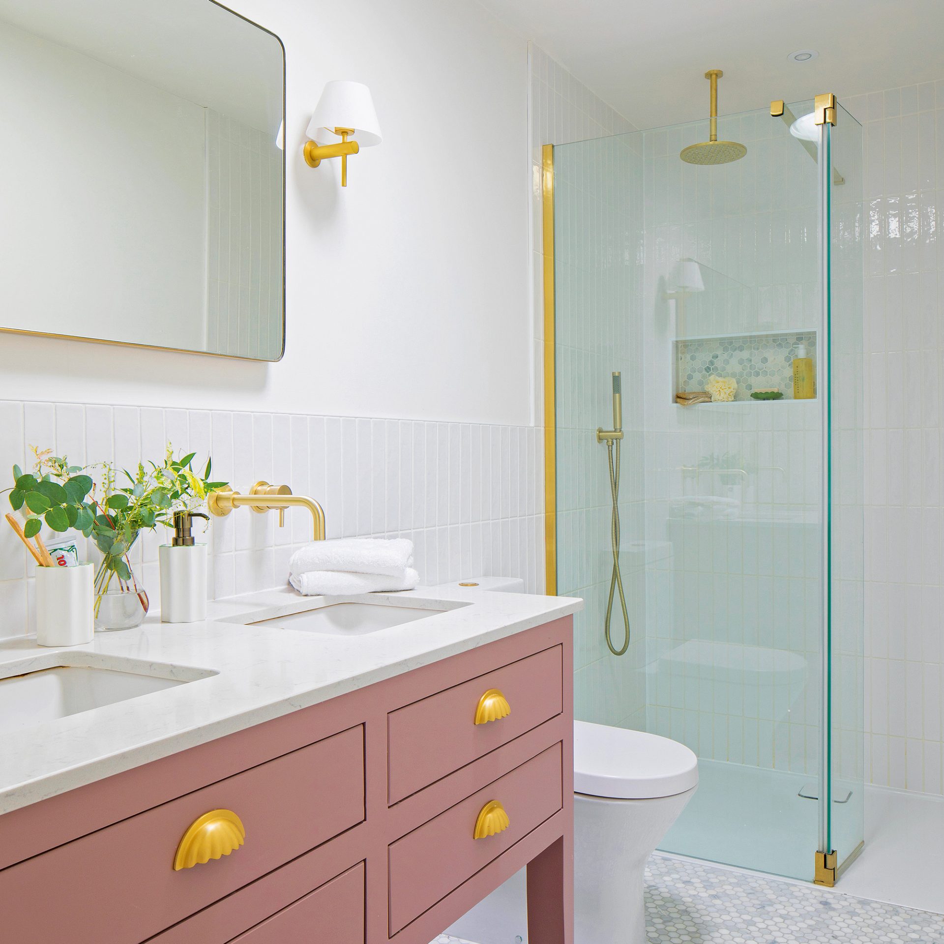 дом в пастельных тонах