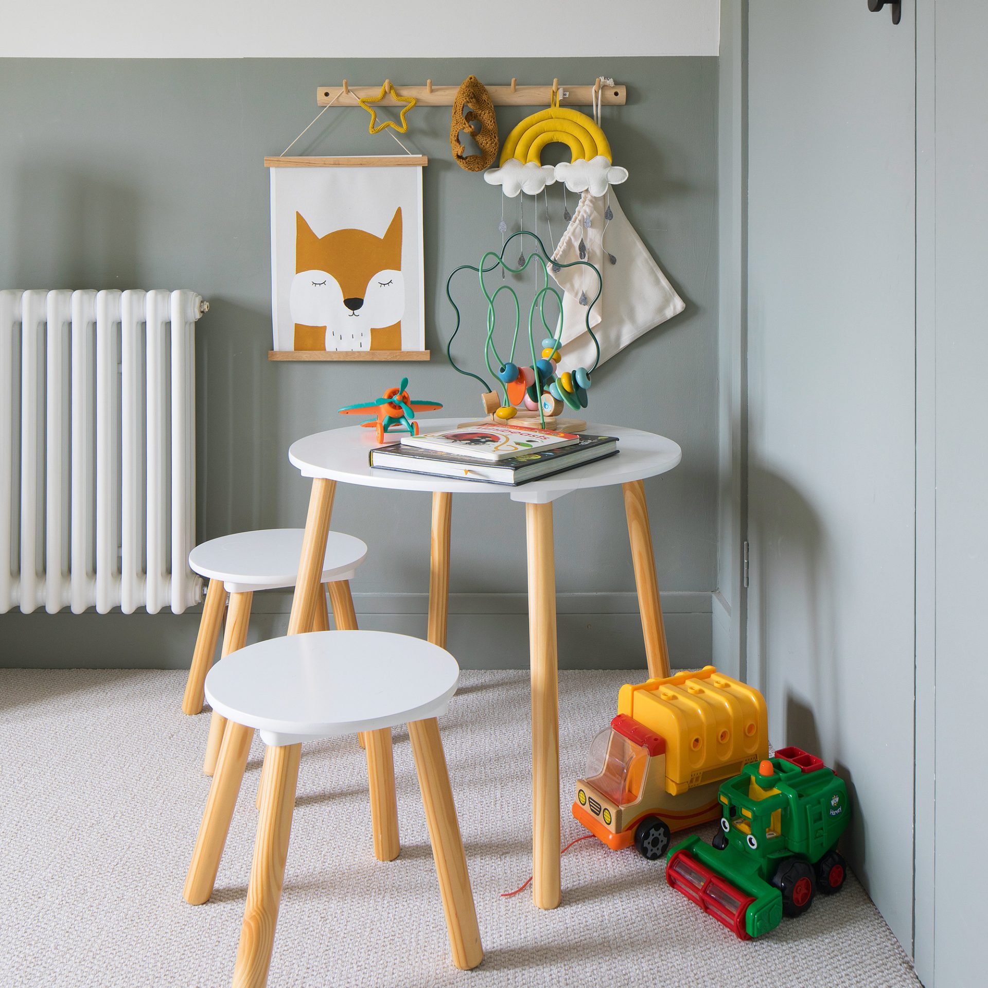 дом в пастельных тонах