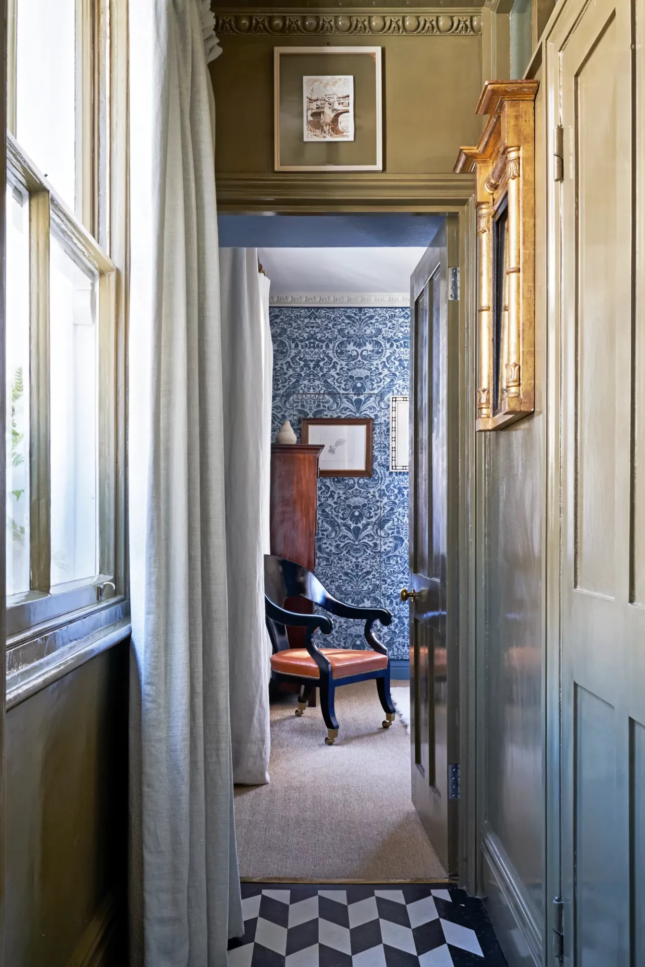 Идеи для маленькой прихожей: как максимально эффективно использовать пространство