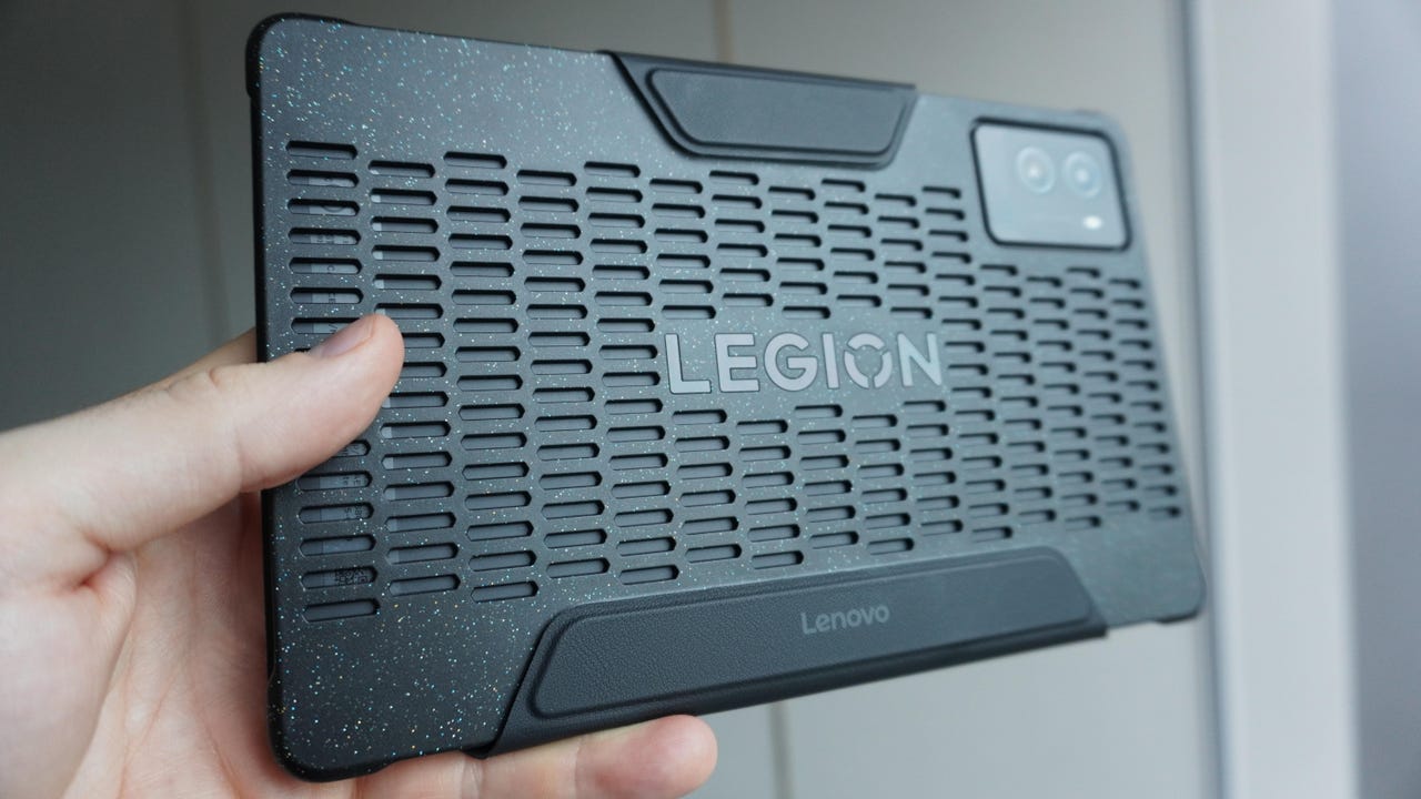 Этот 8-дюймовый игровой планшет — идеальное устройство для развлечений в самолете (и он сейчас продается со скидкой) картинка Этот 8-дюймовый игровой планшет — идеальное устройство для развлечений в самолете (и он сейчас продается со скидкой)