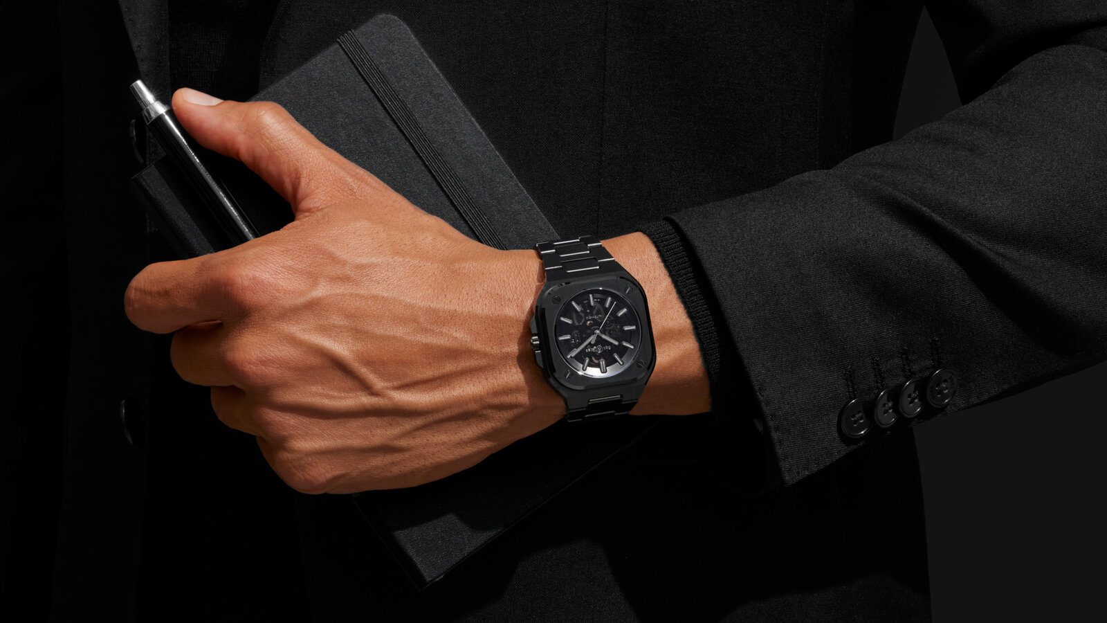 399290Эти новые часы Bell & Ross — настоящий мастер-класс по незаметному скелетонированию