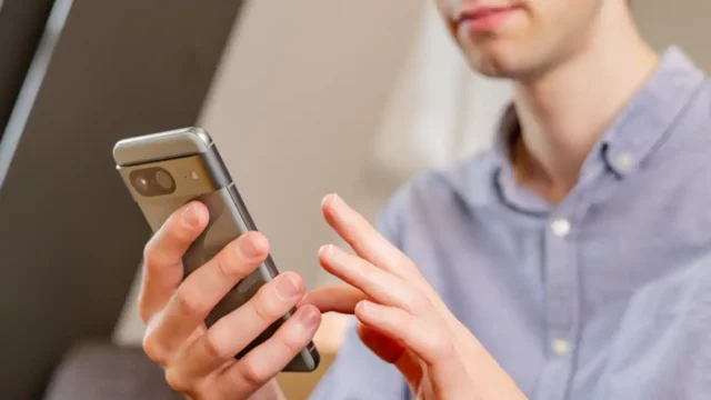 Смартфон с eSIM Смартфон с eSIM