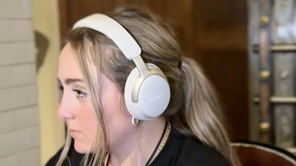 Почему я предпочитаю физические элементы управления сенсорным панелям на своих наушниках картинка Физические элементы управления