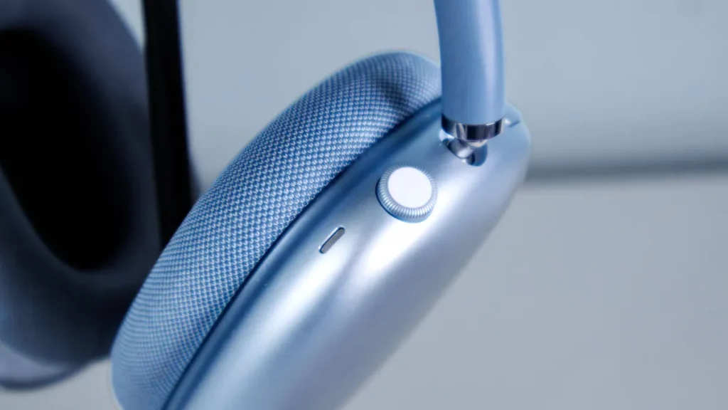 Почему я предпочитаю физические элементы управления сенсорным панелям на своих наушниках картинка Физические элементы управления