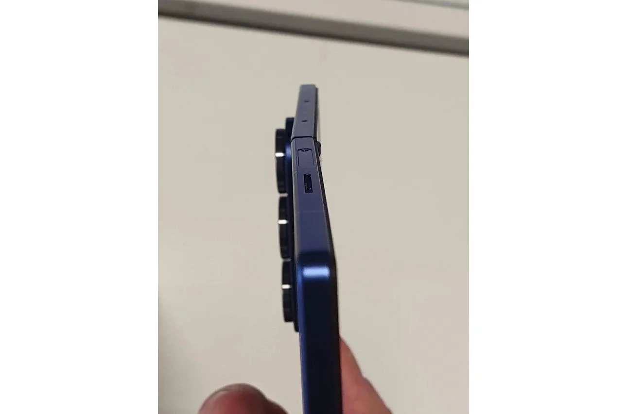 Покупатели Galaxy Z Fold 7 в магазинах заметили тревожный недостаток