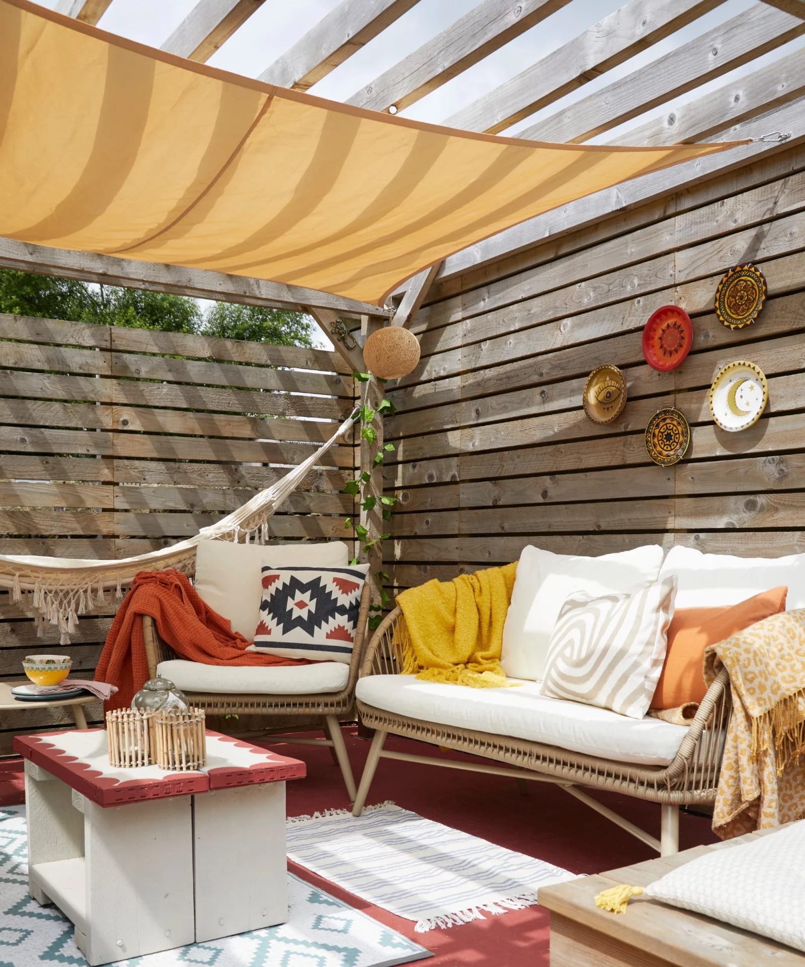 25 идей для уличной гостиной – превратите сад в роскошную зону отдыха картинка 24 идеи для уличной гостиной – стильный отдых в саду