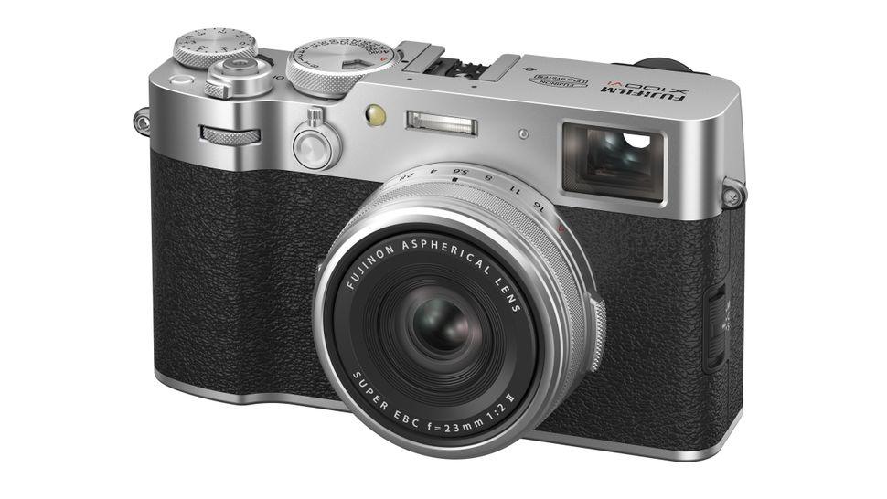 Fujifilm X-E5 против X100VI — классическая камера против ретро камеры