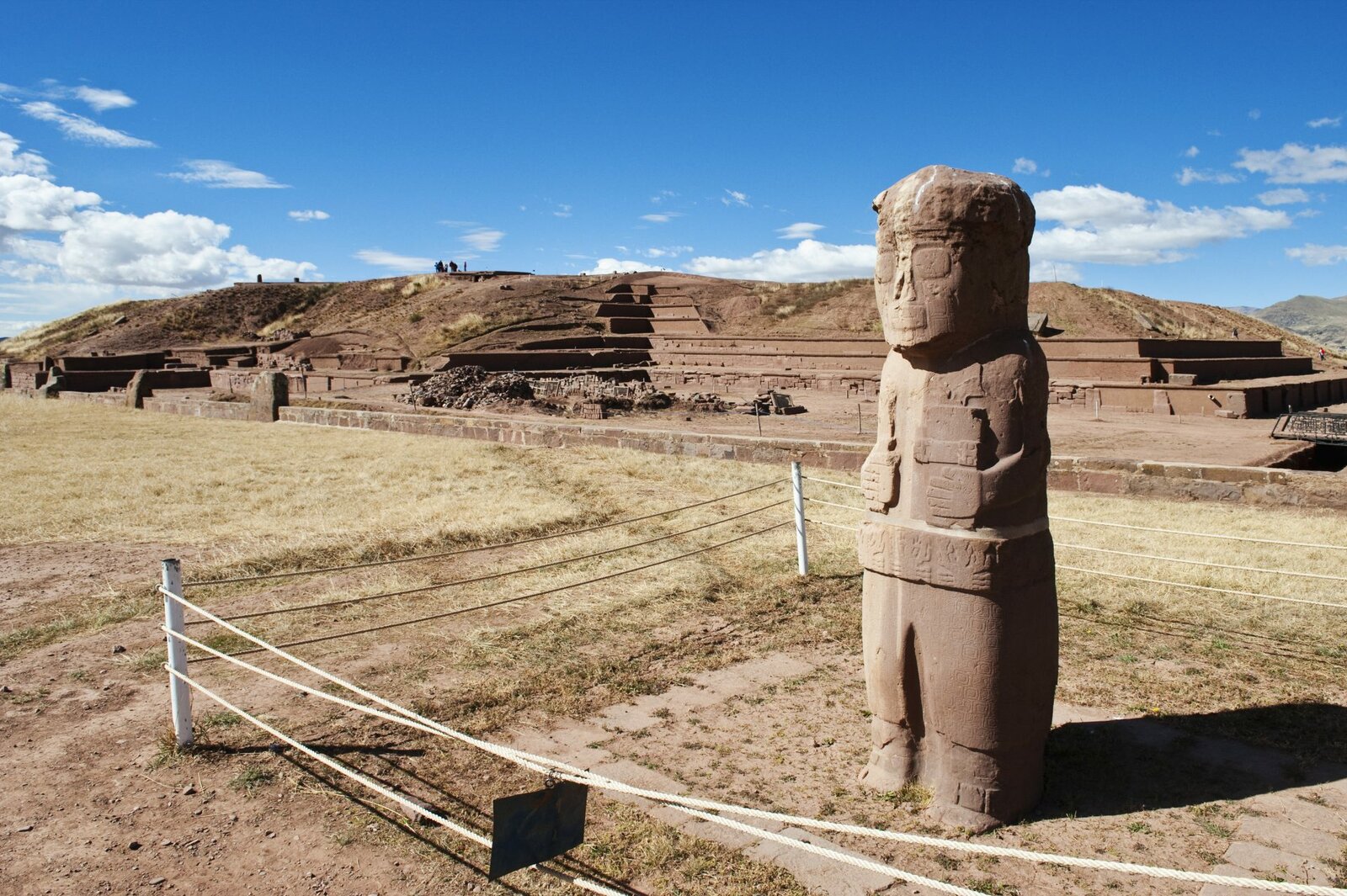 Тиуанако: малоизвестная доинкская цивилизация, построившая храмы и города высоко в Андах
